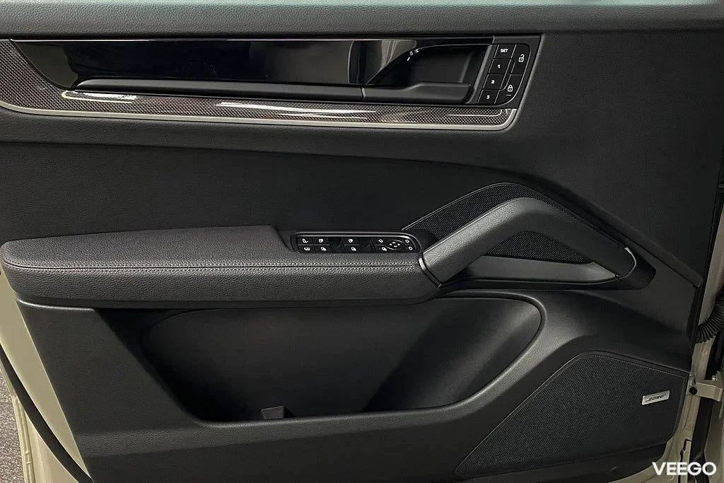 Porsche Cayenne E-Hybrid 470HK /18-Vägs /Pano /Bose /Se Spec 346kW