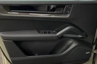 Porsche Cayenne E-Hybrid 470HK /18-Vägs /Pano /Bose /Se Spec 346kW thumbnail