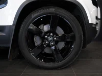 Land Rover Defender 3.0 294kW thumbnail