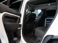 Land Rover Defender 3.0 294kW thumbnail