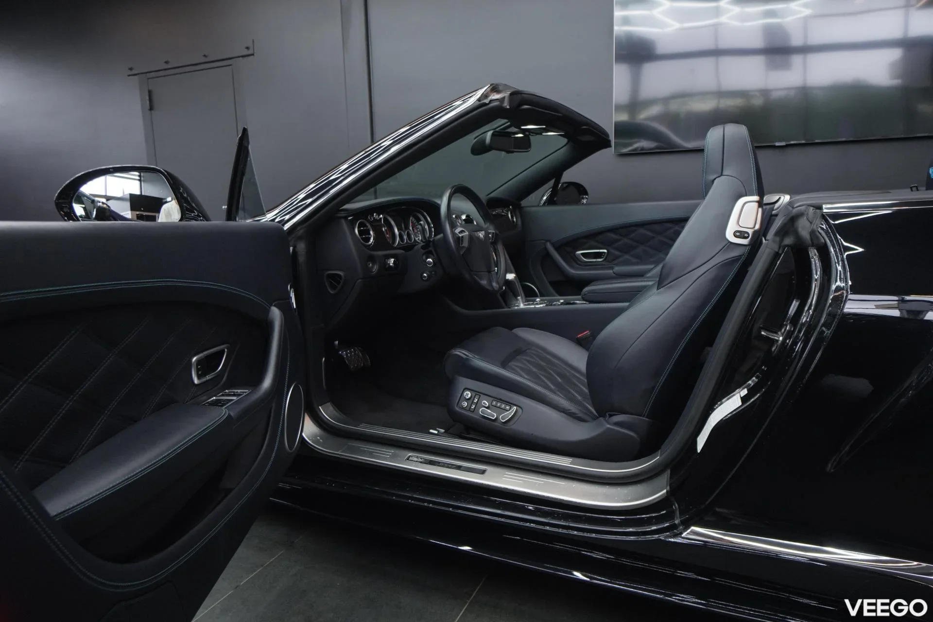 Bentley CONTINENTAL GTC 6.0 460kW