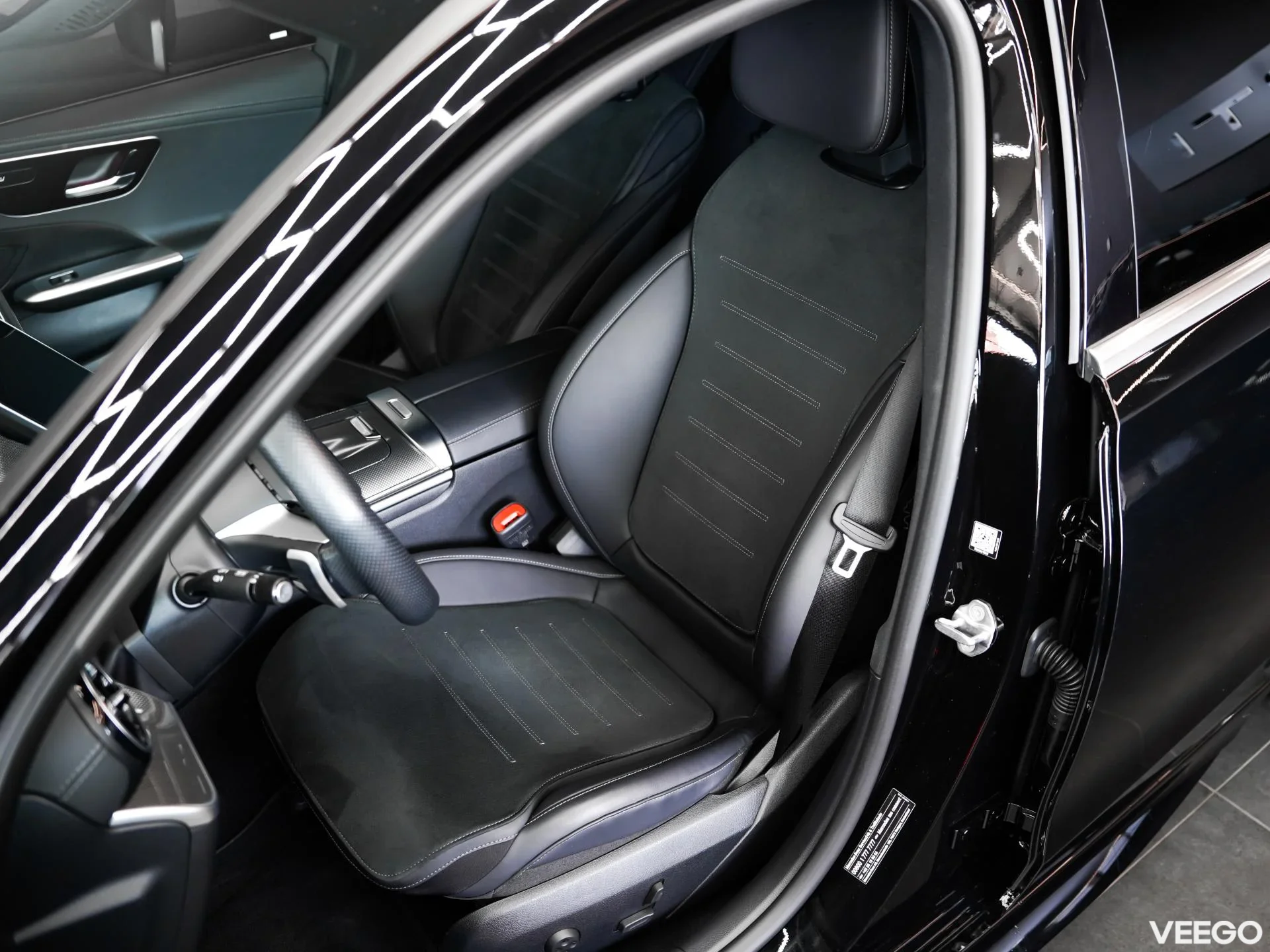 Mercedes-Benz C300 2.0 145kW