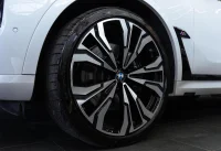 BMW X7 4.4 390kW thumbnail