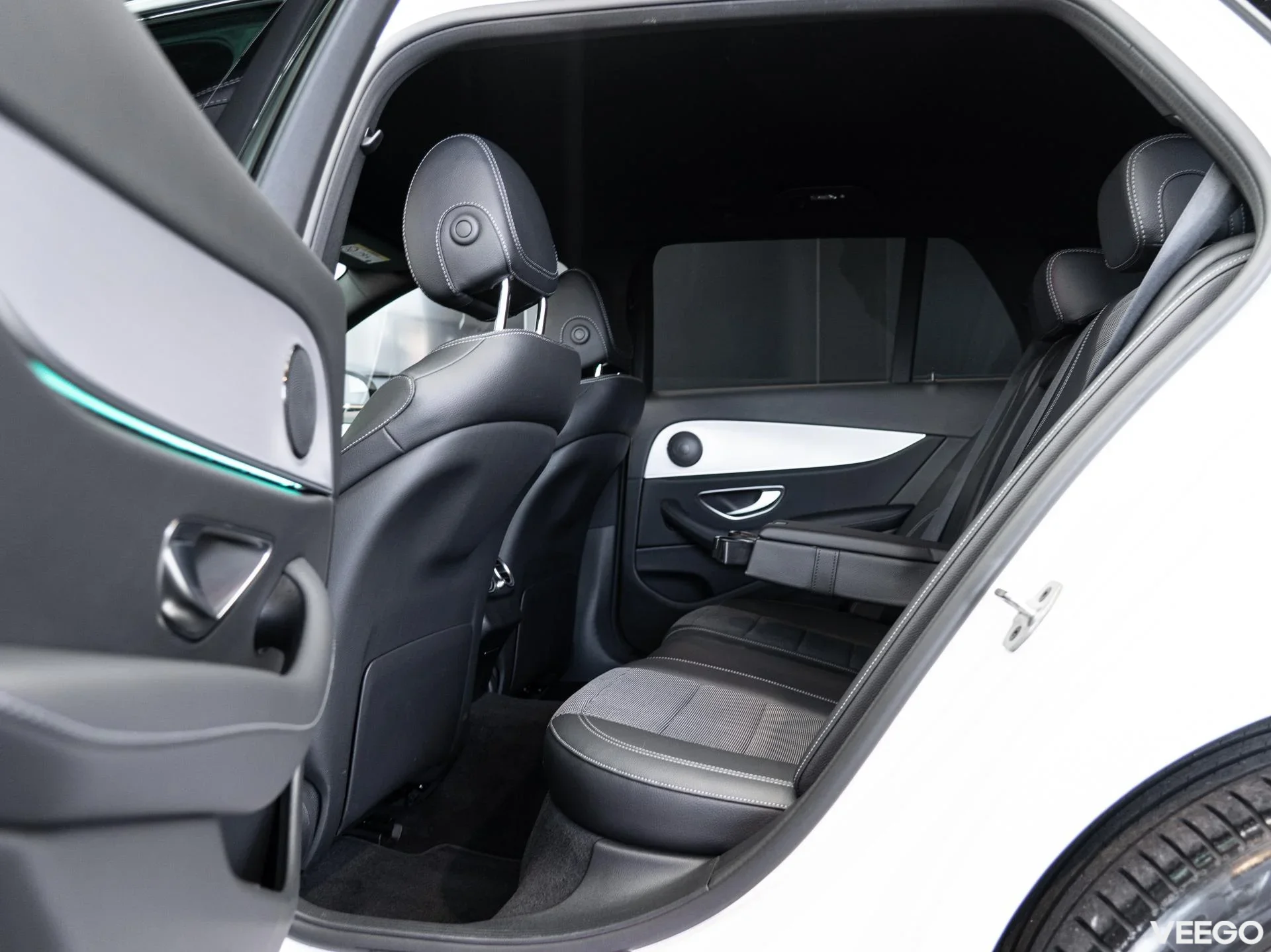 Mercedes-Benz E300 2.0 143kW