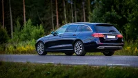 Mercedes-Benz E200 118kW thumbnail