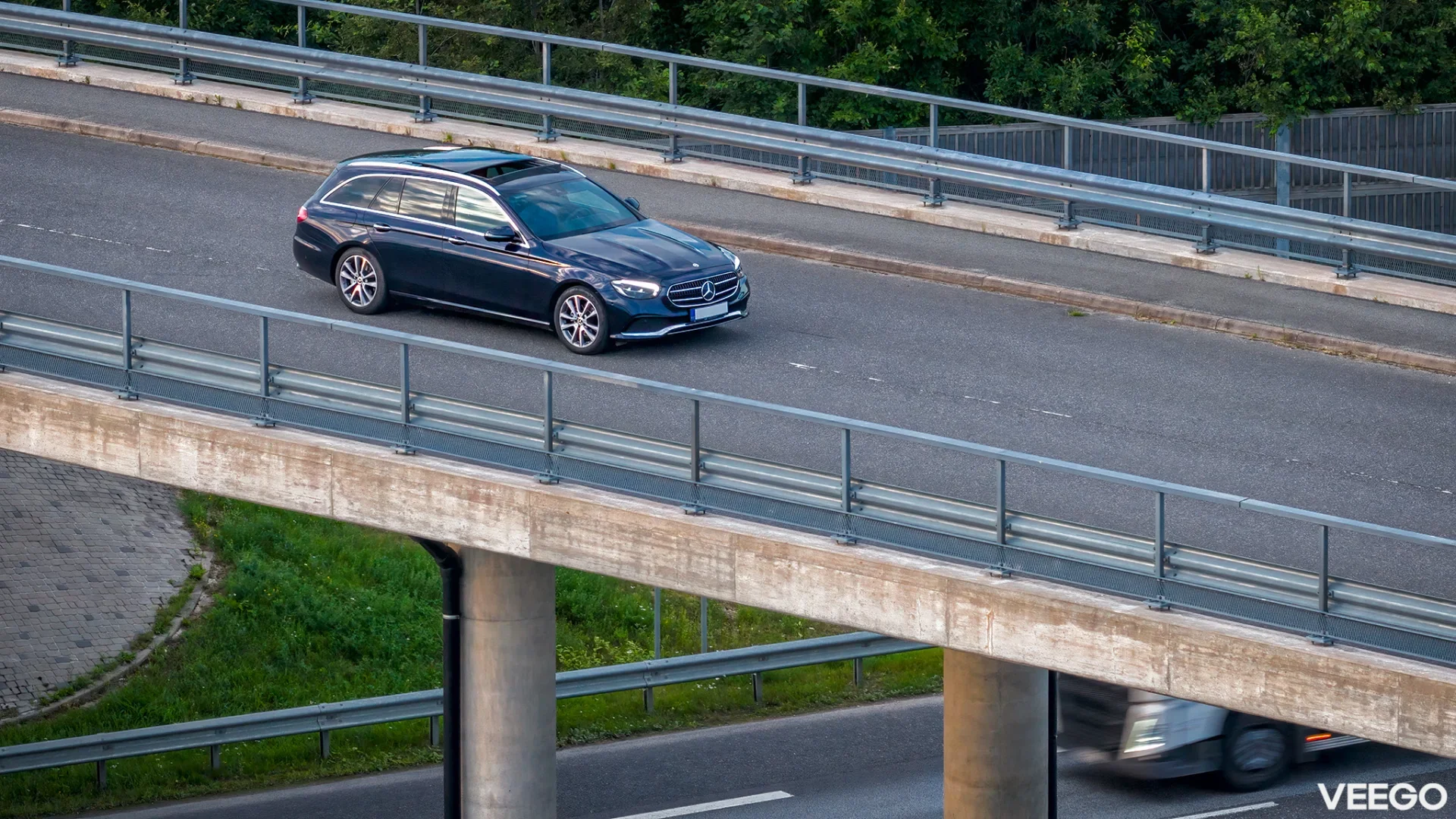 Mercedes-Benz E200 118kW