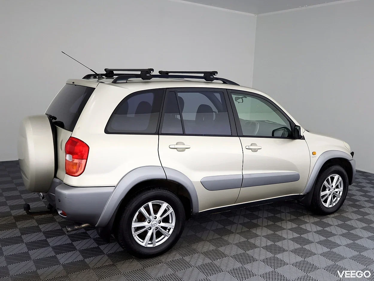 Toyota RAV4 2.0 110kW