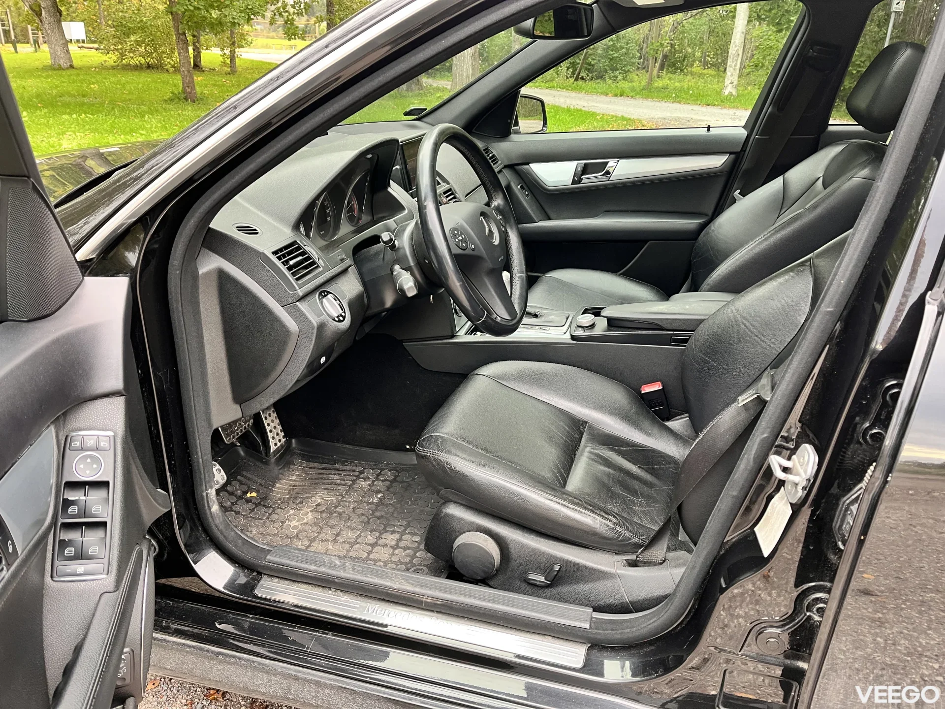 Mercedes-Benz C320 3.0 165kW