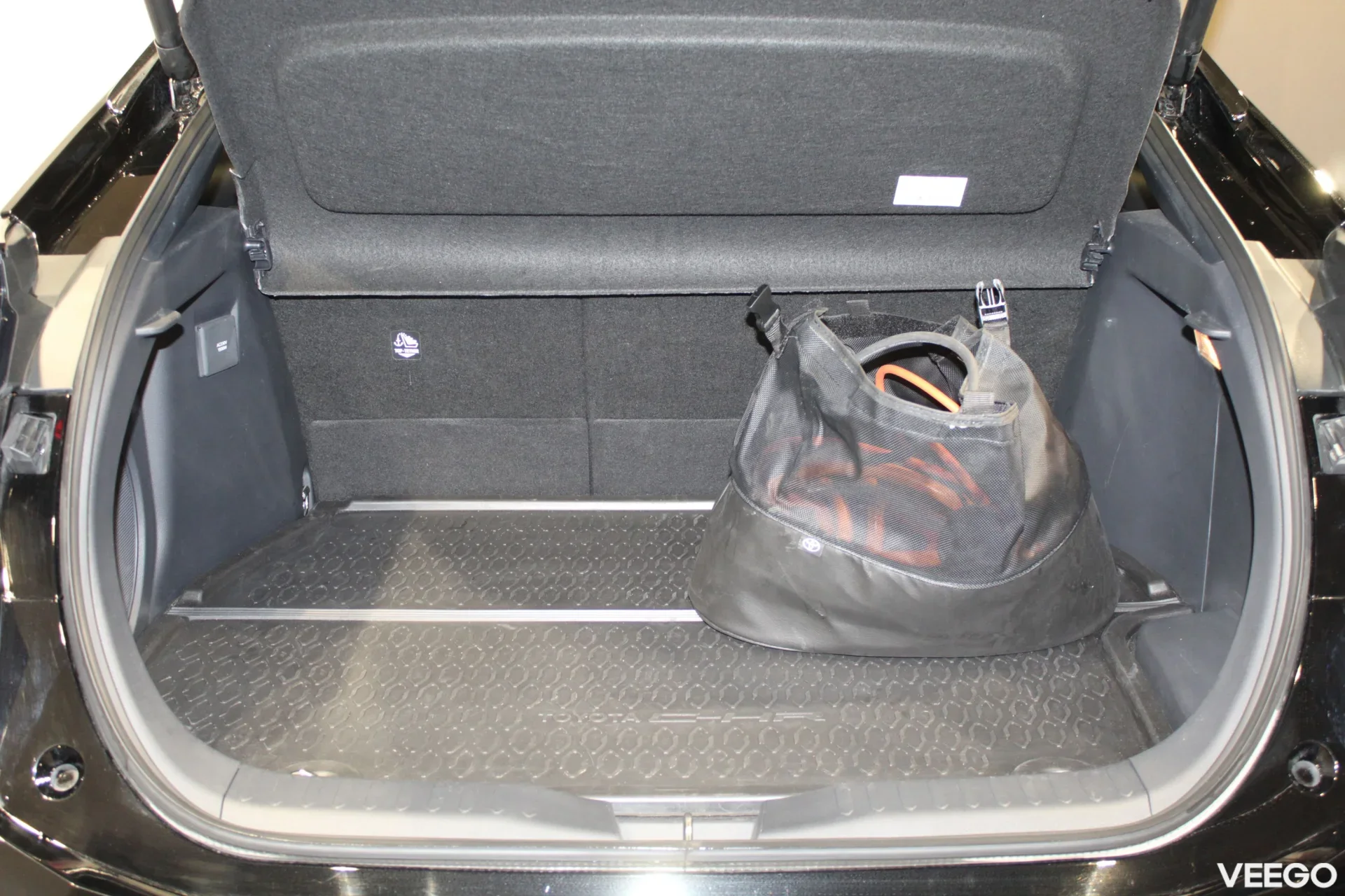 Toyota C-HR Premiere Edition Plug-in Hybrid 2 111kW