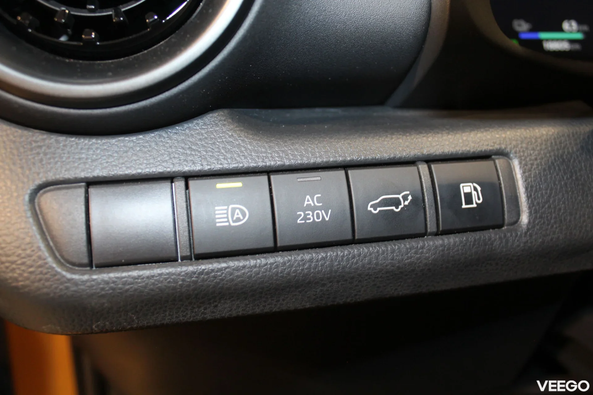 Toyota C-HR Premiere Edition Plug-in Hybrid 2 111kW