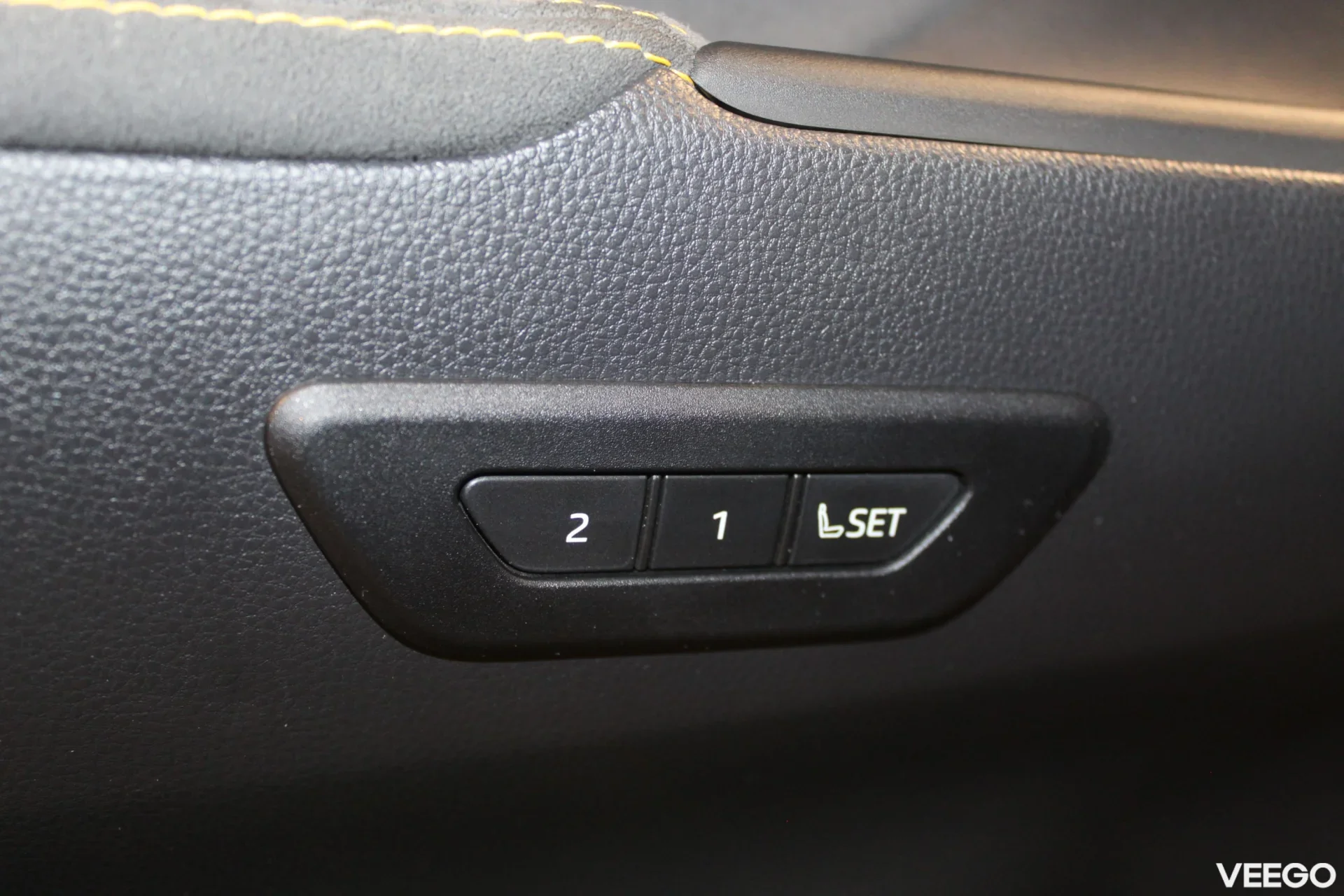 Toyota C-HR Premiere Edition Plug-in Hybrid 2 111kW