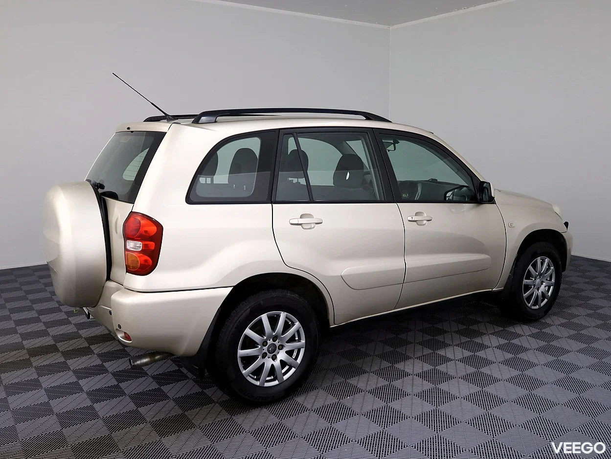 Toyota RAV4 2.0 110kW