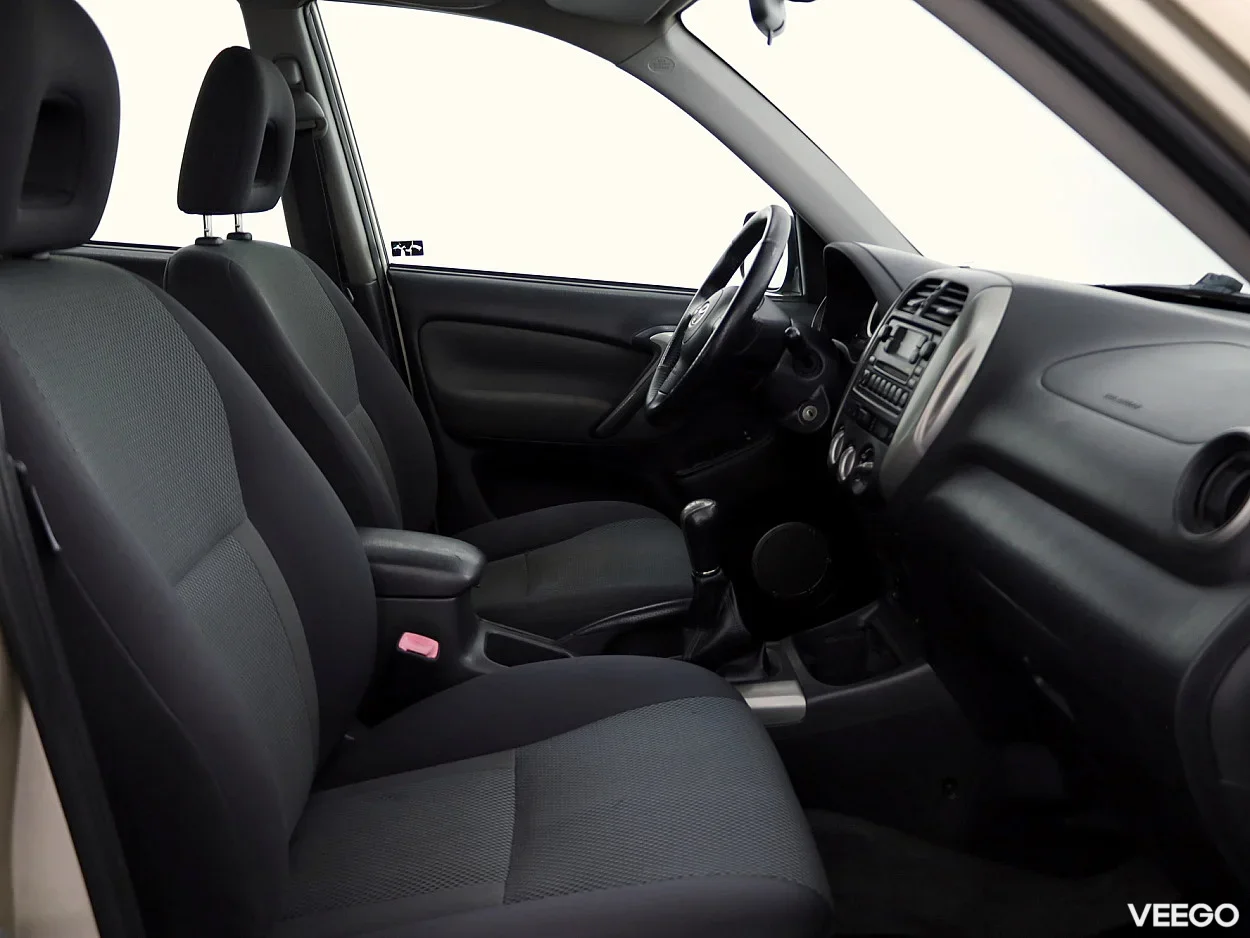 Toyota RAV4 2.0 110kW