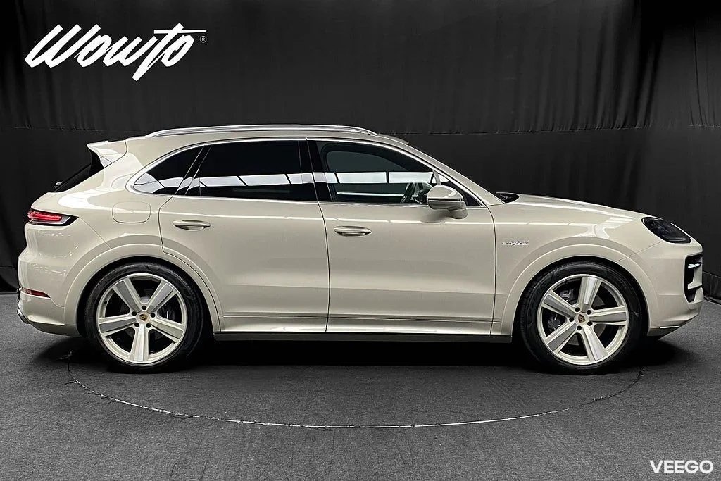 Porsche Cayenne E-Hybrid 470HK /18-Vägs /Pano /Bose /Se Spec/4.95% 346kW