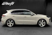 Porsche Cayenne E-Hybrid 470HK /18-Vägs /Pano /Bose /Se Spec/4.95% 346kW thumbnail