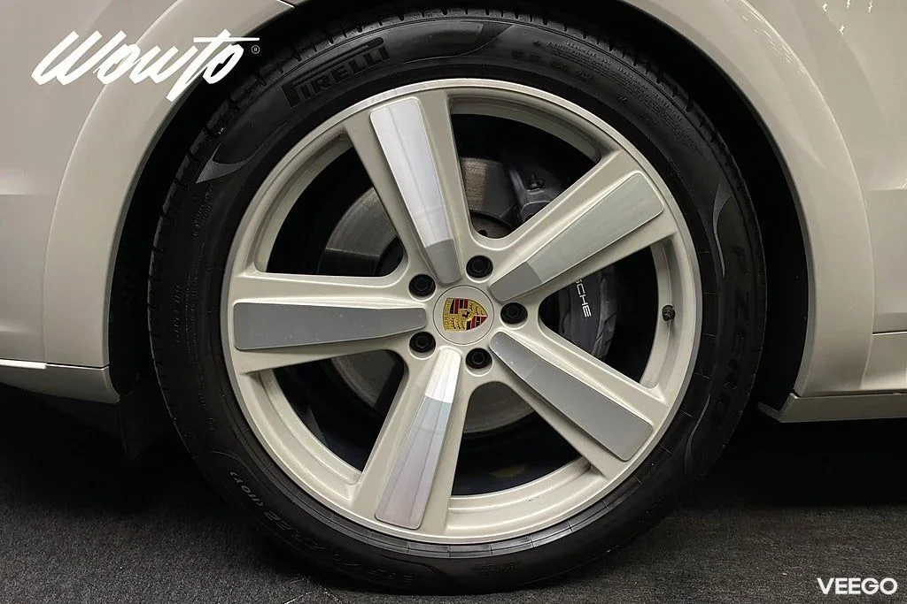 Porsche Cayenne E-Hybrid 470HK /18-Vägs /Pano /Bose /Se Spec/4.95% 346kW