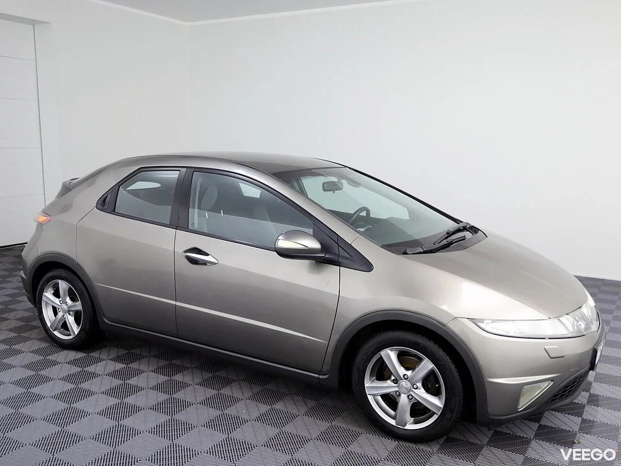 Honda Civic 1.8 104kW