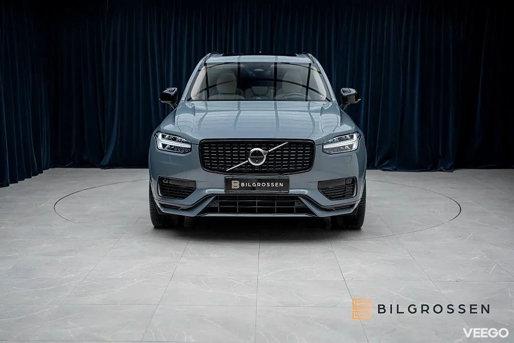 Volvo XC90 Recharge T8 AWD Ultimate Dark 3.99% 7-Sits B&W   Pano Hud 335kW