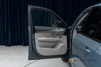 Volvo XC90 Recharge T8 AWD Ultimate Dark 3.99% 7-Sits B&W   Pano Hud 335kW thumbnail