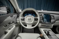 Volvo XC90 Recharge T8 AWD Ultimate Dark 3.99% 7-Sits B&W   Pano Hud 335kW thumbnail