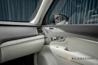 Volvo XC90 Recharge T8 AWD Ultimate Dark 3.99% 7-Sits B&W   Pano Hud 335kW thumbnail