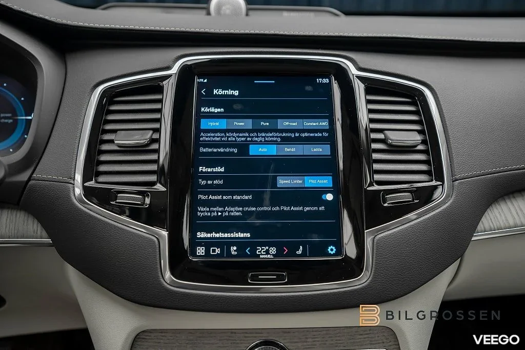 Volvo XC90 Recharge T8 AWD Ultimate Dark 3.99% 7-Sits B&W   Pano Hud 335kW