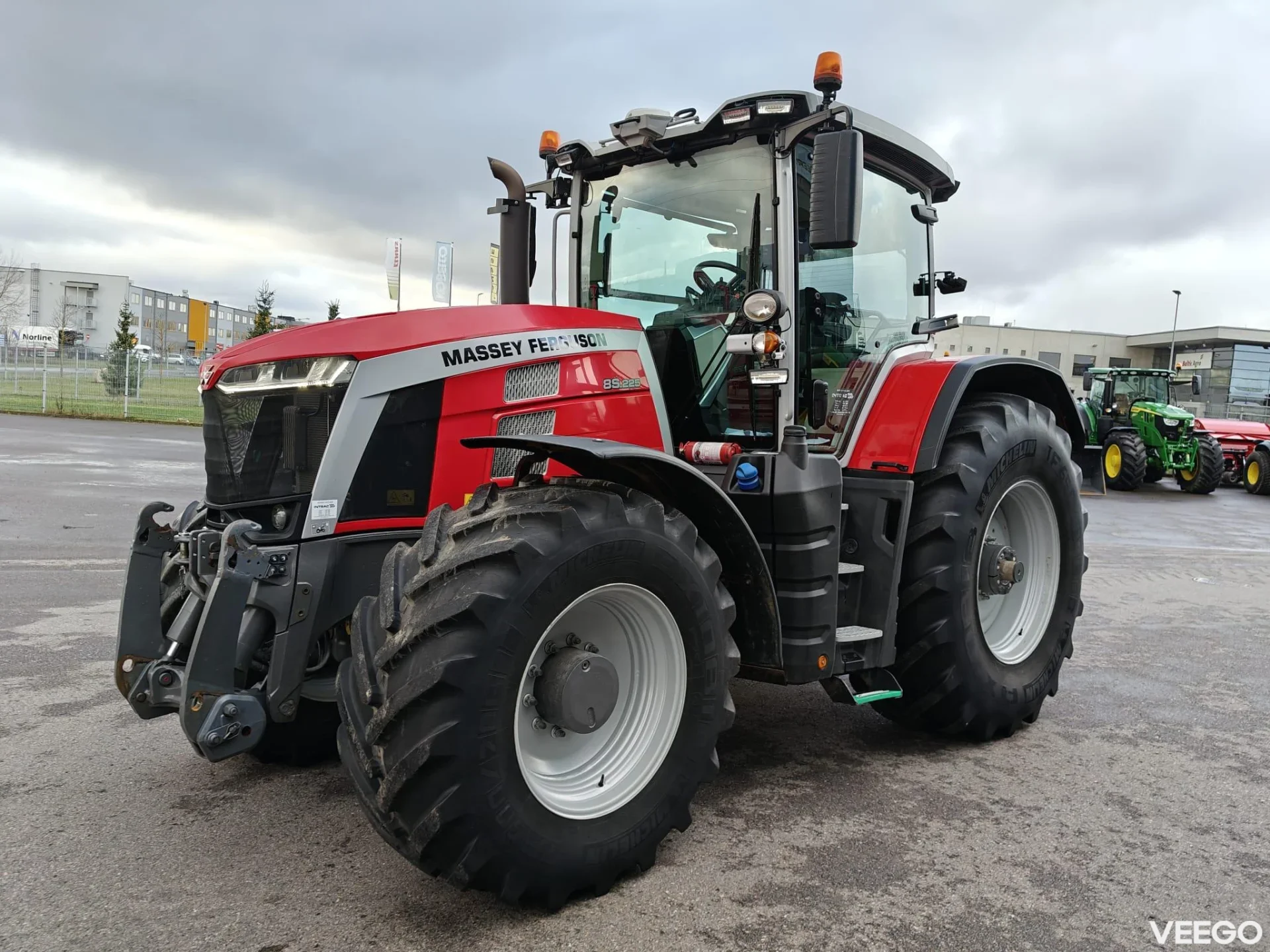 Massey Ferguson 8S.225 Dyna-7 175kW