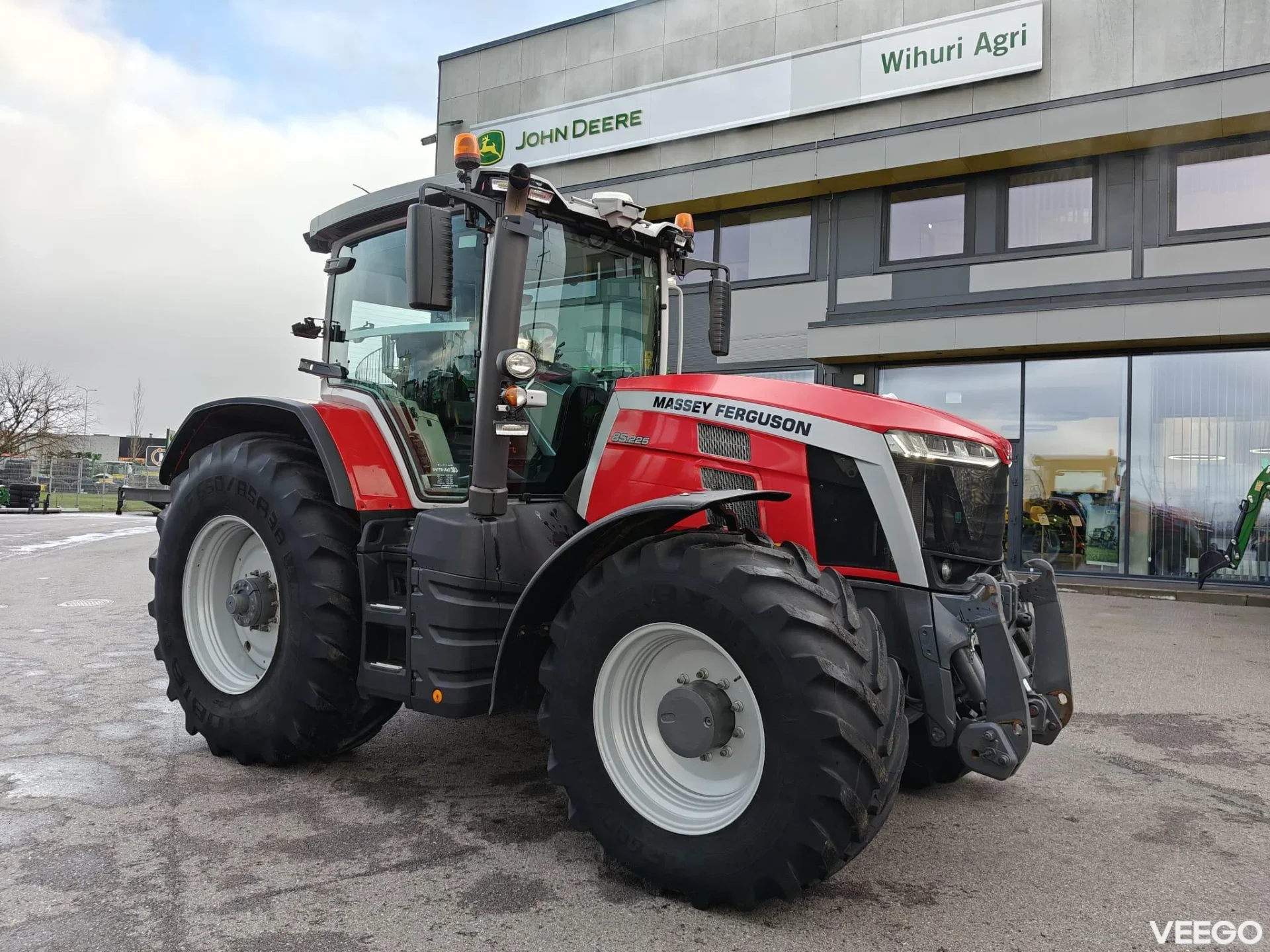 Massey Ferguson 8S.225 Dyna-7 175kW