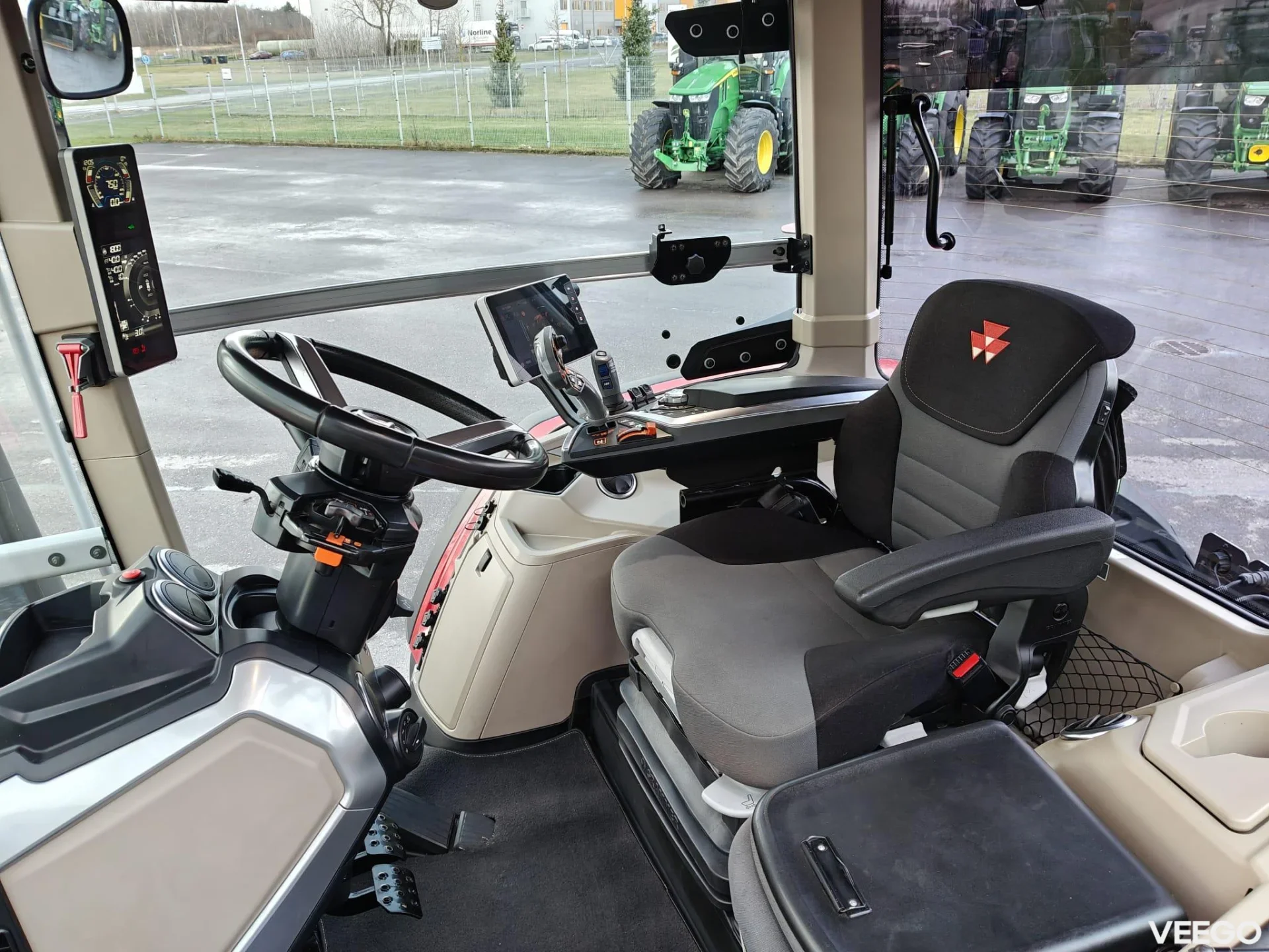 Massey Ferguson 8S.225 Dyna-7 175kW