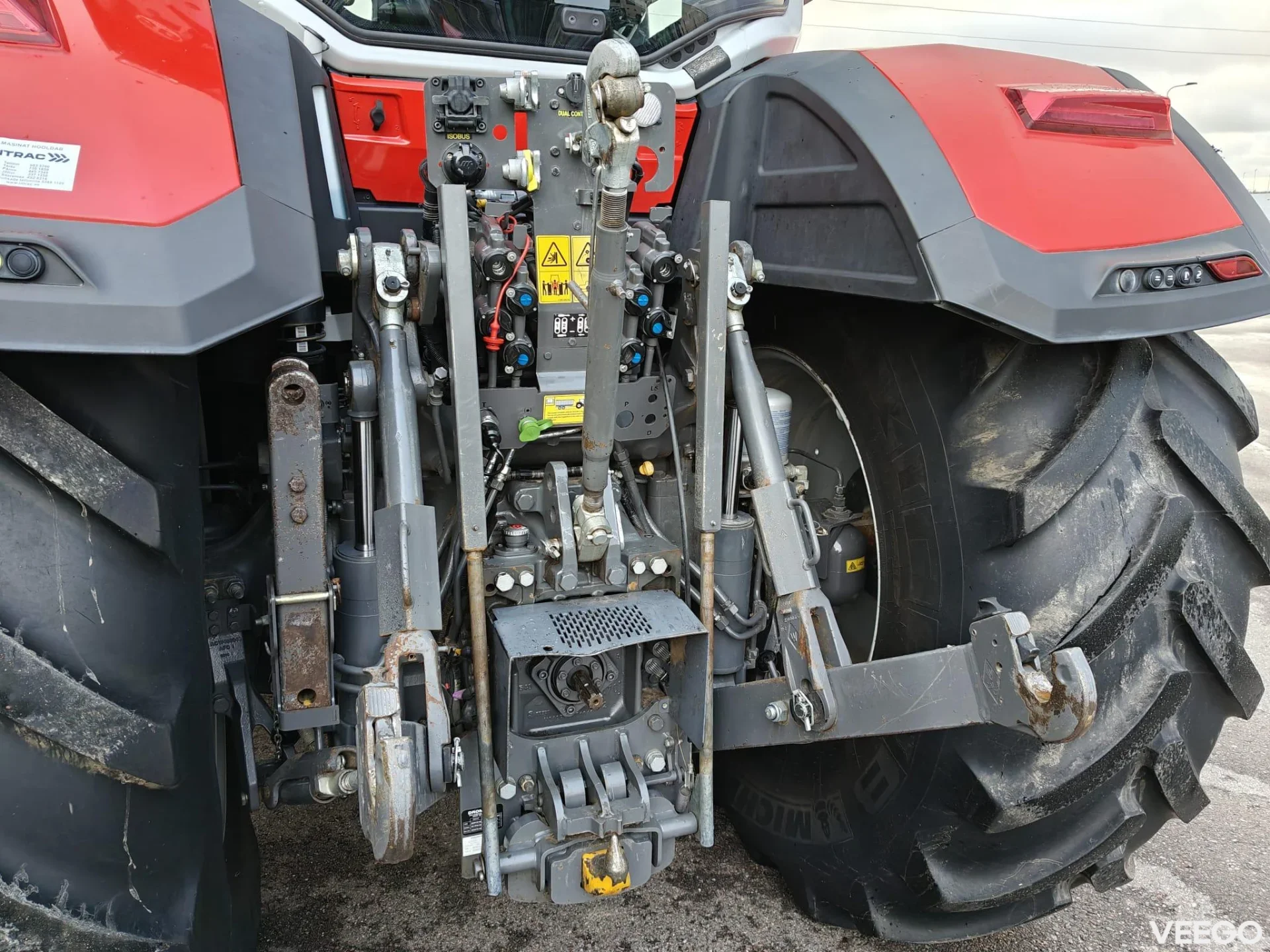 Massey Ferguson 8S.225 Dyna-7 175kW