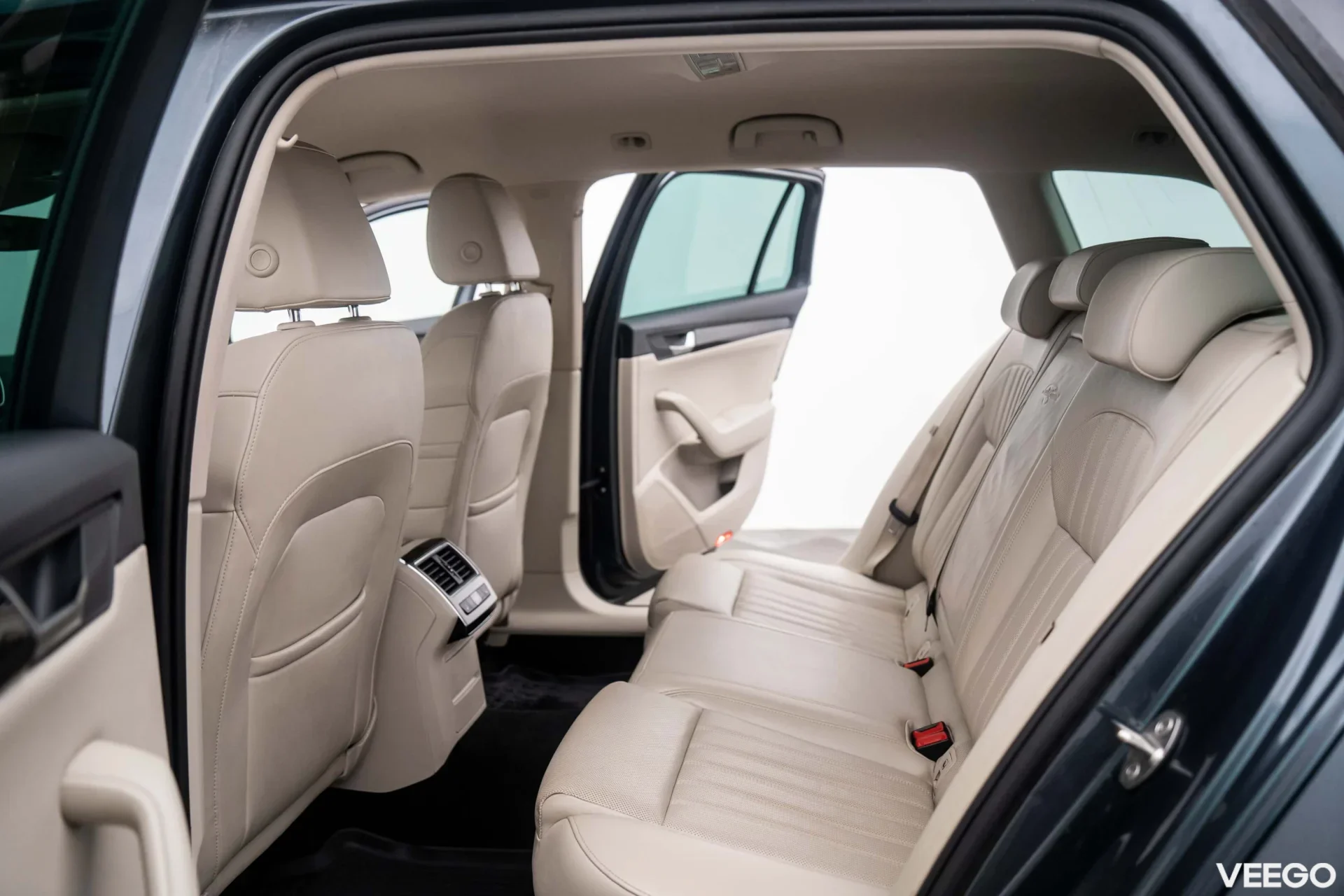 Skoda Superb Combi 4x4 Laurin&Klement 2.0 140kW