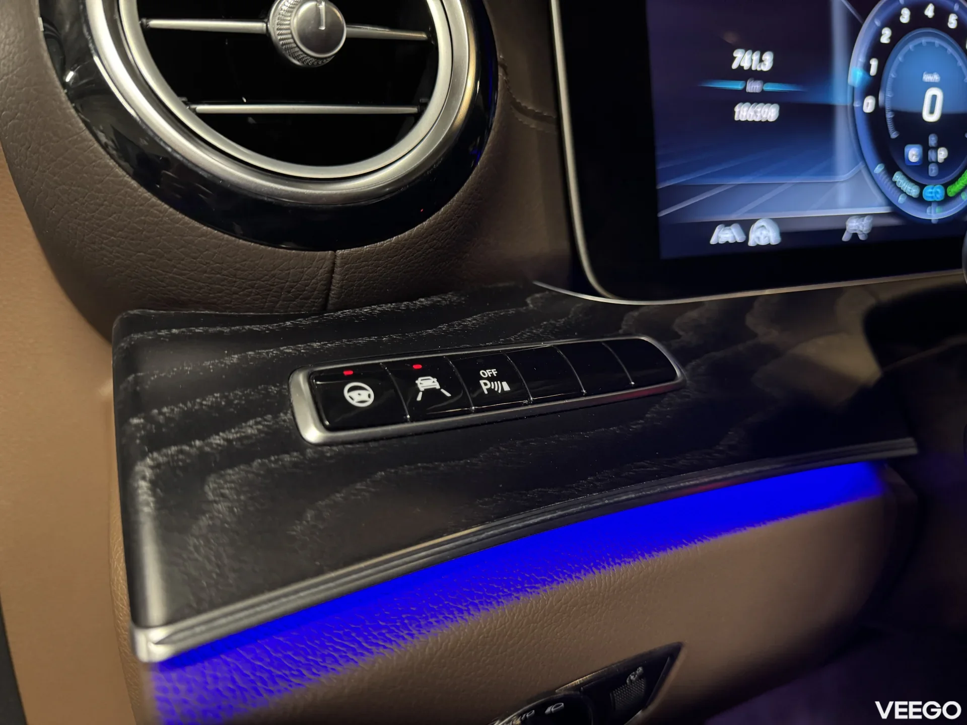 Mercedes-Benz E300 2.0 190kW