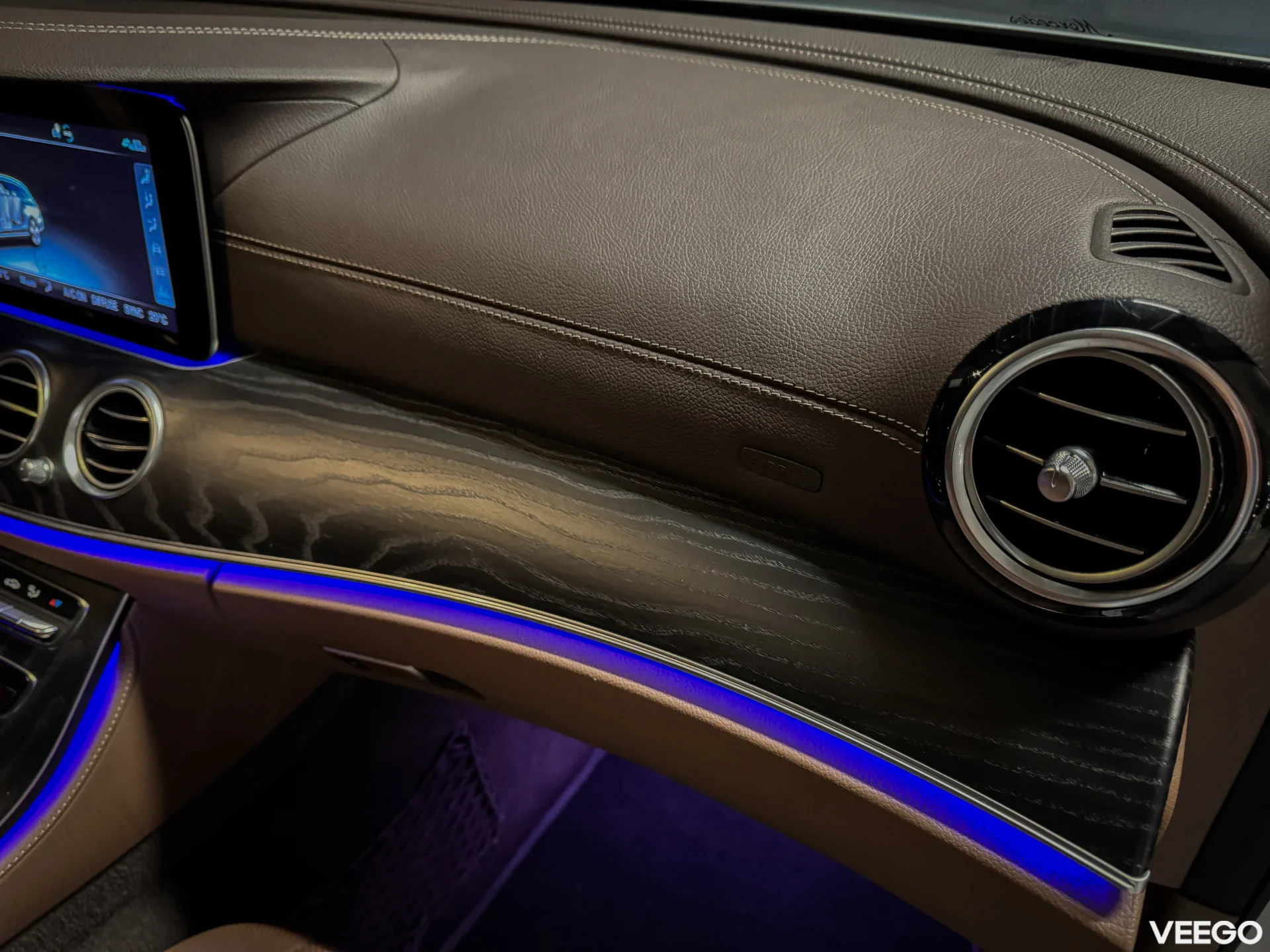 Mercedes-Benz E300 2.0 190kW