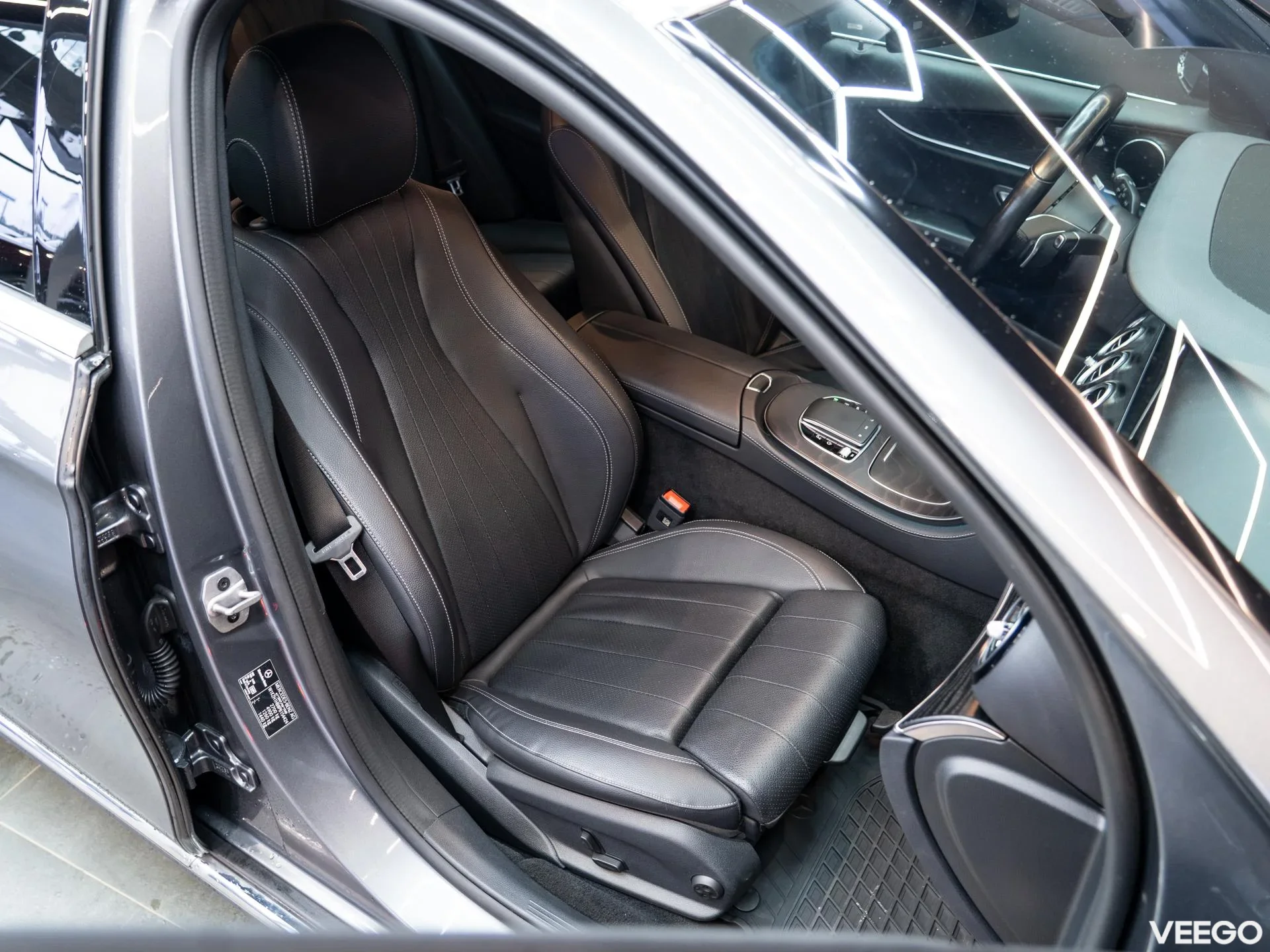 Mercedes-Benz E220 2.0 147kW