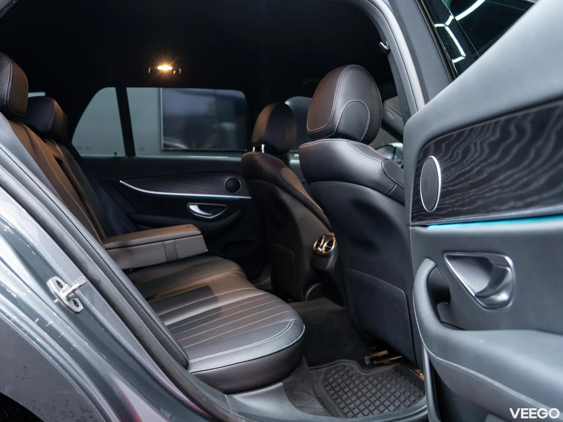 Mercedes-Benz E220 2.0 147kW