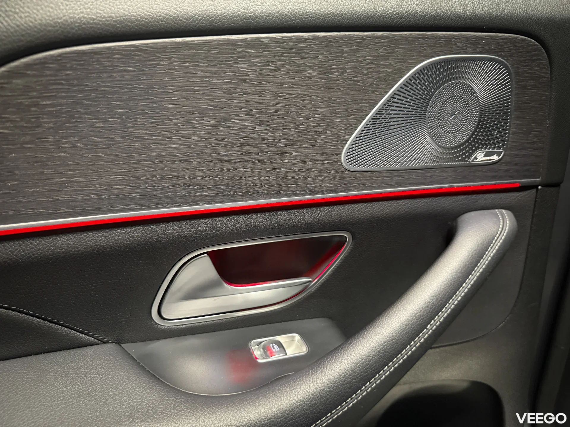 Mercedes-Benz GLE300 2.0 180kW