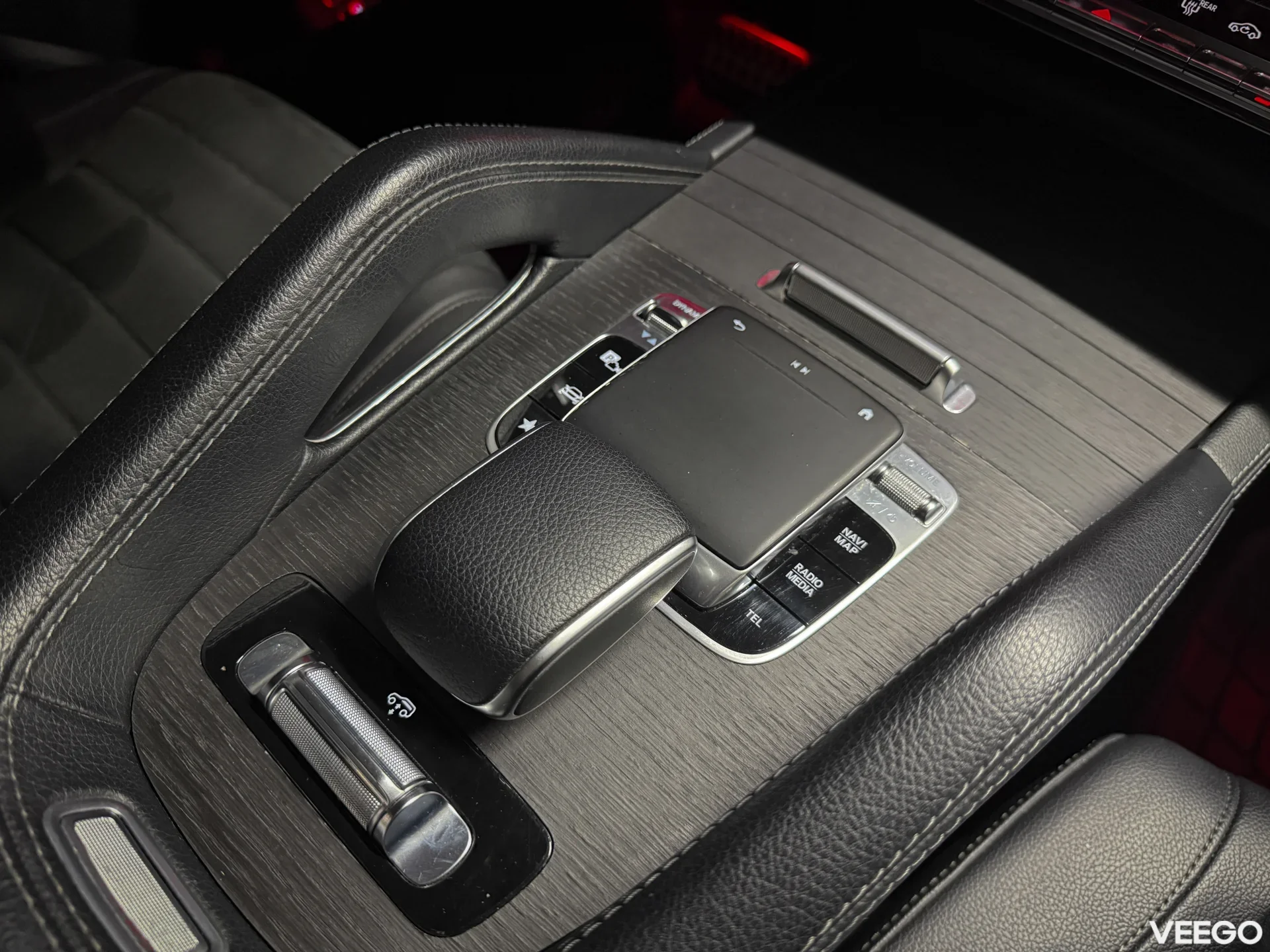 Mercedes-Benz GLE300 2.0 180kW