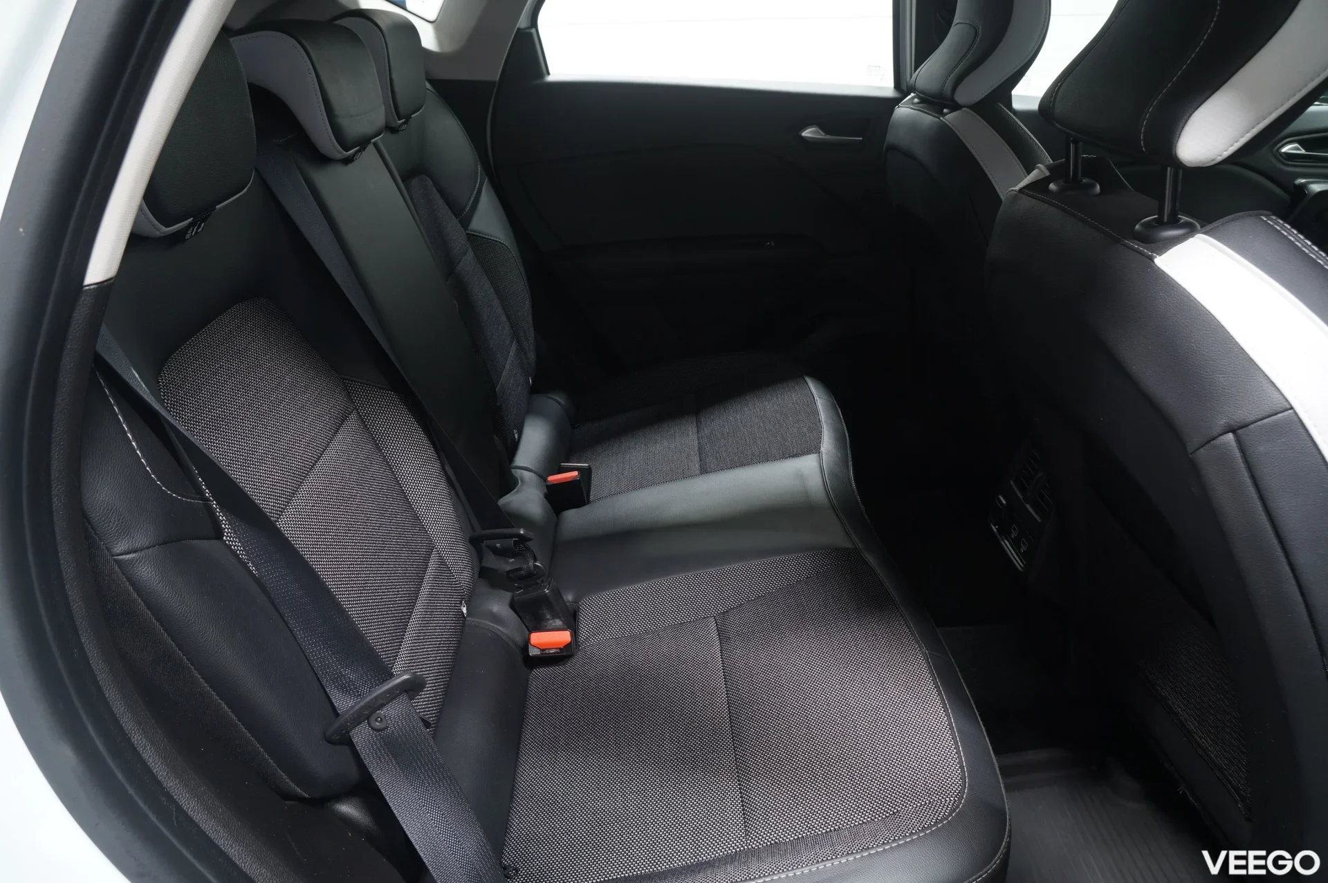 Renault Captur Intens Mild Hybrid 1,3 TCe 140hj EDC 1.3 103kW