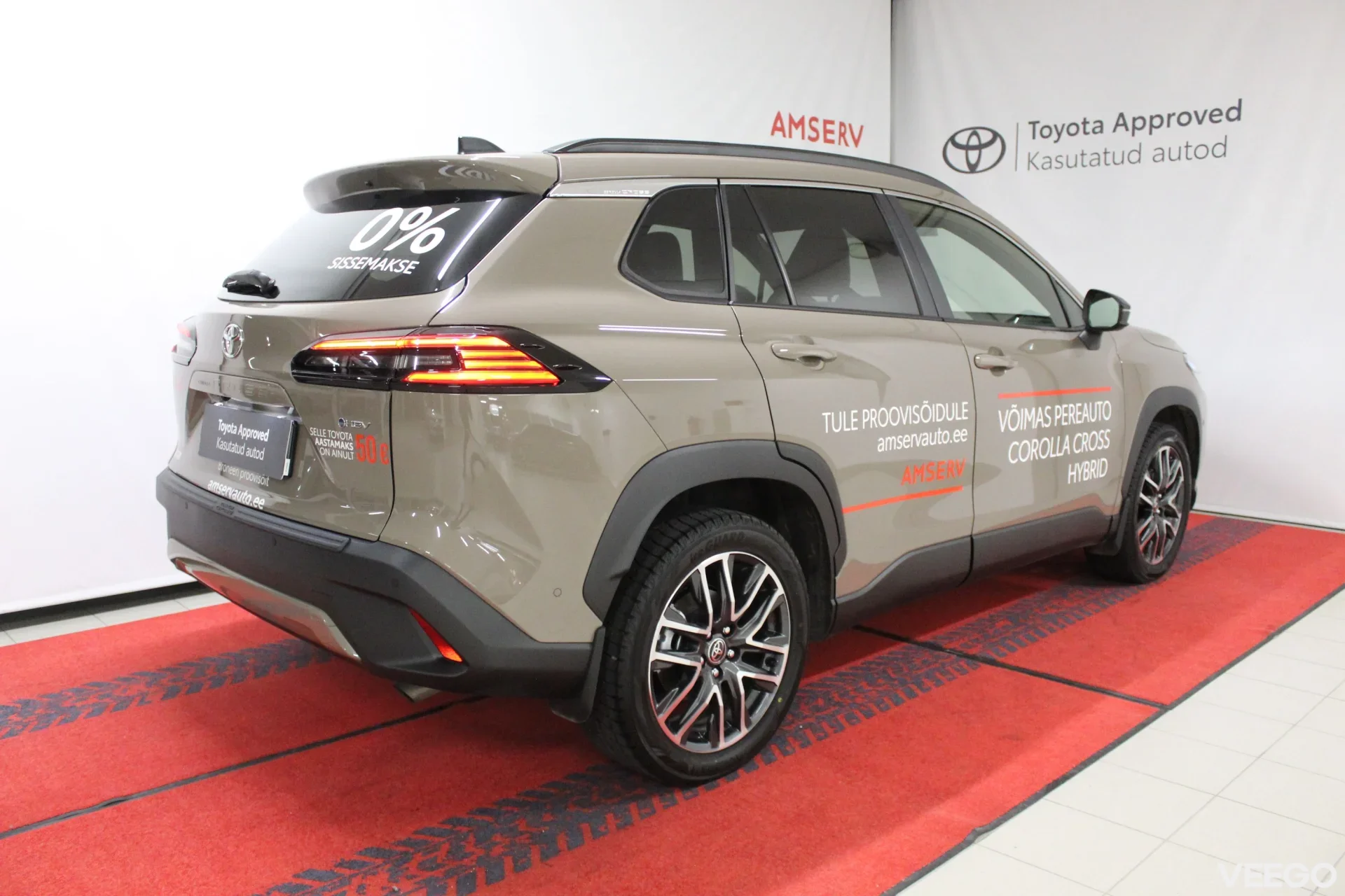 Toyota Corolla Cross Luxury Hybrid FWD 2 98kW