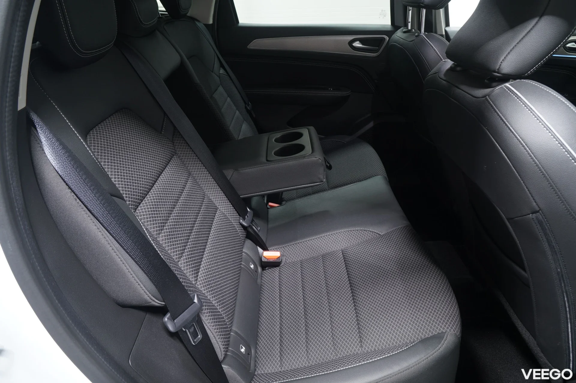 Renault Arkana INTENS 1.6 E-TECH EDC 1.6 69kW