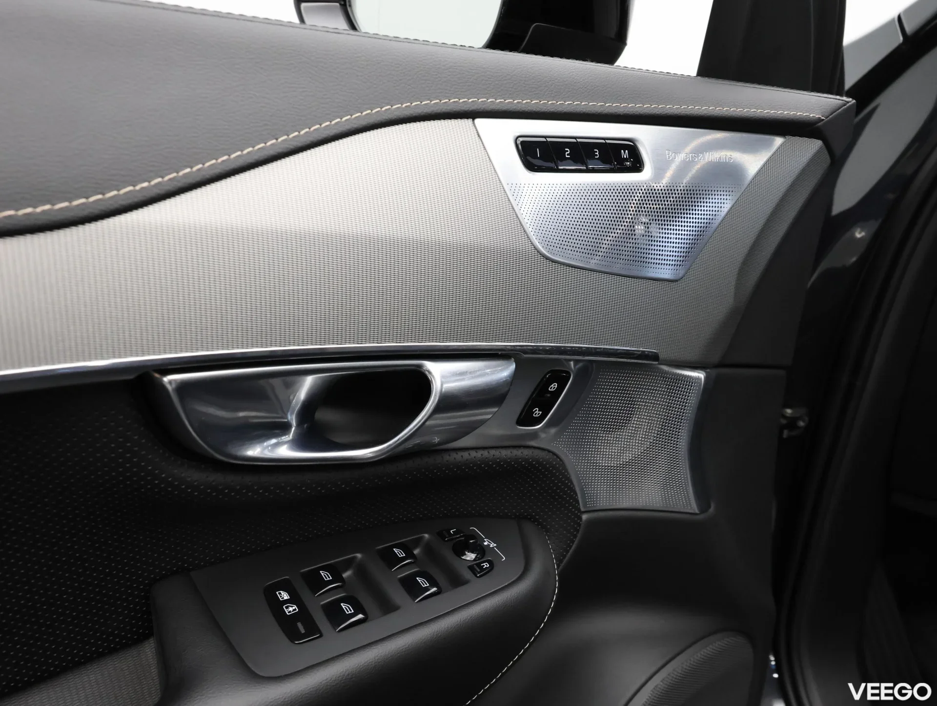 Volvo XC90 B5 AWD R-Desing 173kW