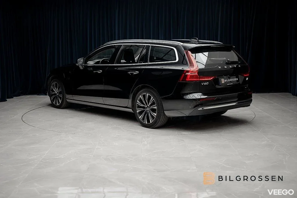 Volvo V60 Recharge T6 AWD 350hk Core Edition P-värmare 257kW