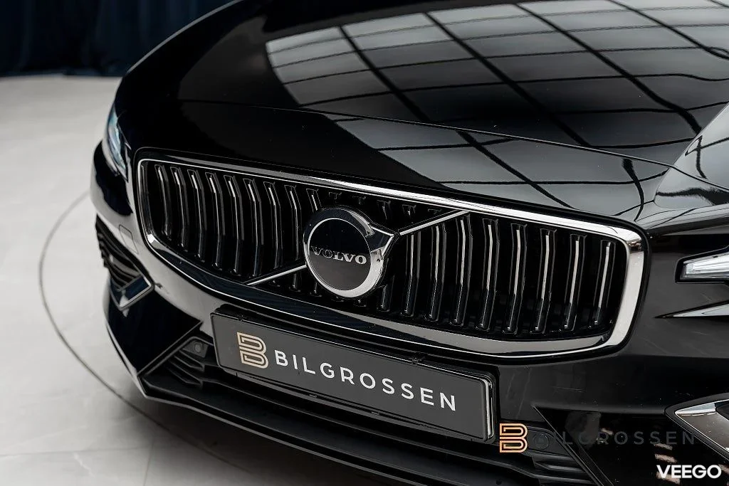 Volvo V60 Recharge T6 AWD 350hk Core Edition P-värmare 257kW