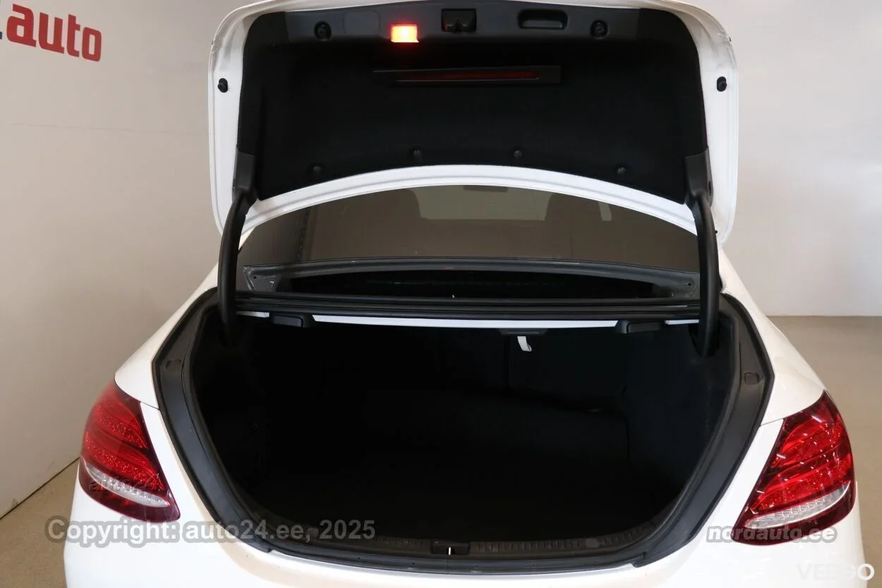 Mercedes-Benz E200 Night Package 2 110kW