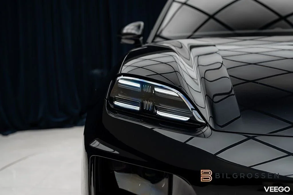 Porsche Macan Turbo Electric 585hk Burmester Hud P-Disp MOMS 430kW