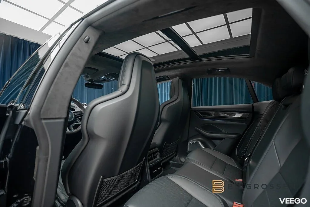 Porsche Macan Turbo Electric 585hk Burmester Hud P-Disp MOMS 430kW