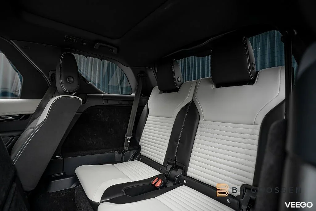 Land Rover Discovery D250 MHEV 249hk R Dynamic Pano 360 183kW