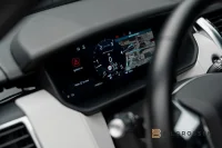 Land Rover Discovery D250 MHEV 249hk R Dynamic Pano 360 183kW thumbnail