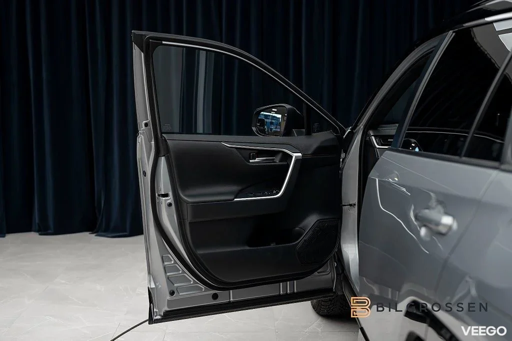 Toyota RAV4 Plug in AWD-i 306hk Style Drag B-Kamera MOMS 225kW