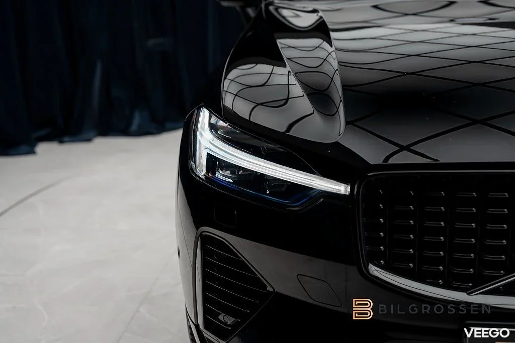 Volvo XC60 Recharge T6 AWD Plus Dark Panorama Drag 257kW